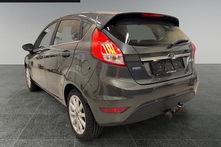 Grå Ford Fiesta fra 2016