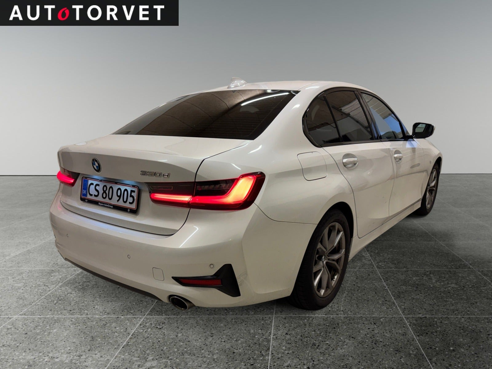 Hvid BMW 330d fra 2019
