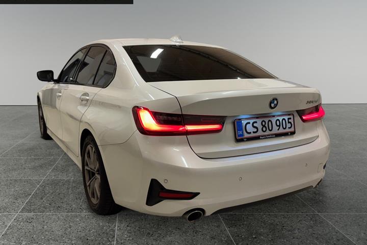 Hvid BMW 330d fra 2019