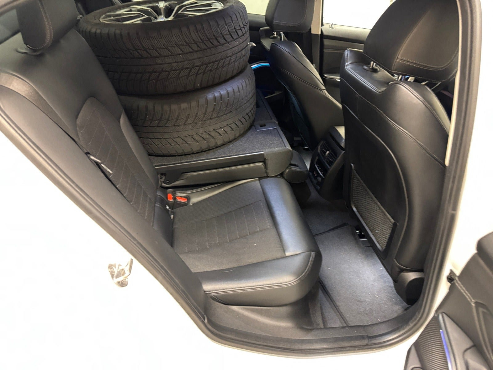 Hvid BMW 330d fra 2019