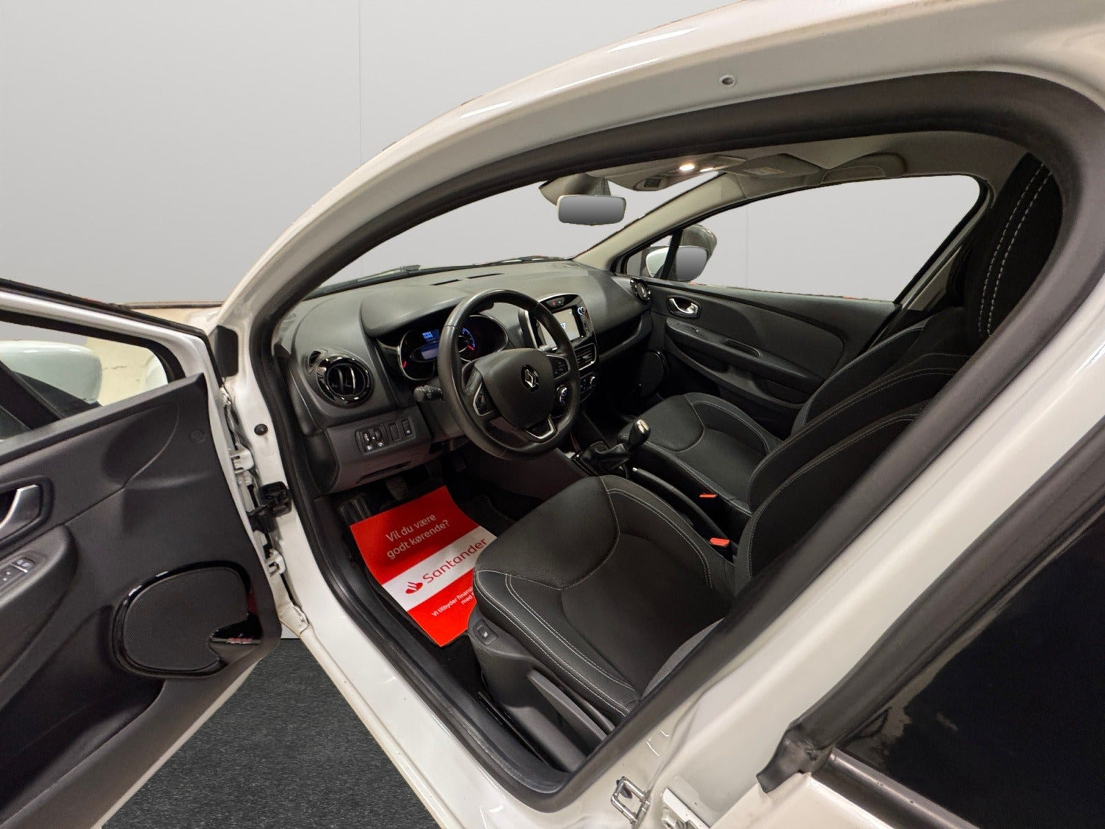 Hvid Renault Clio IV fra 2018
