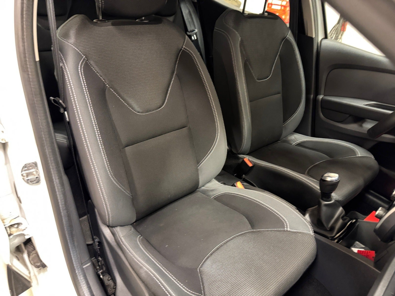 Hvid Renault Clio IV fra 2018