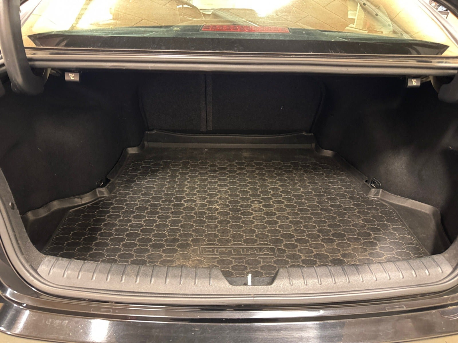 Sort Kia Optima fra 2016