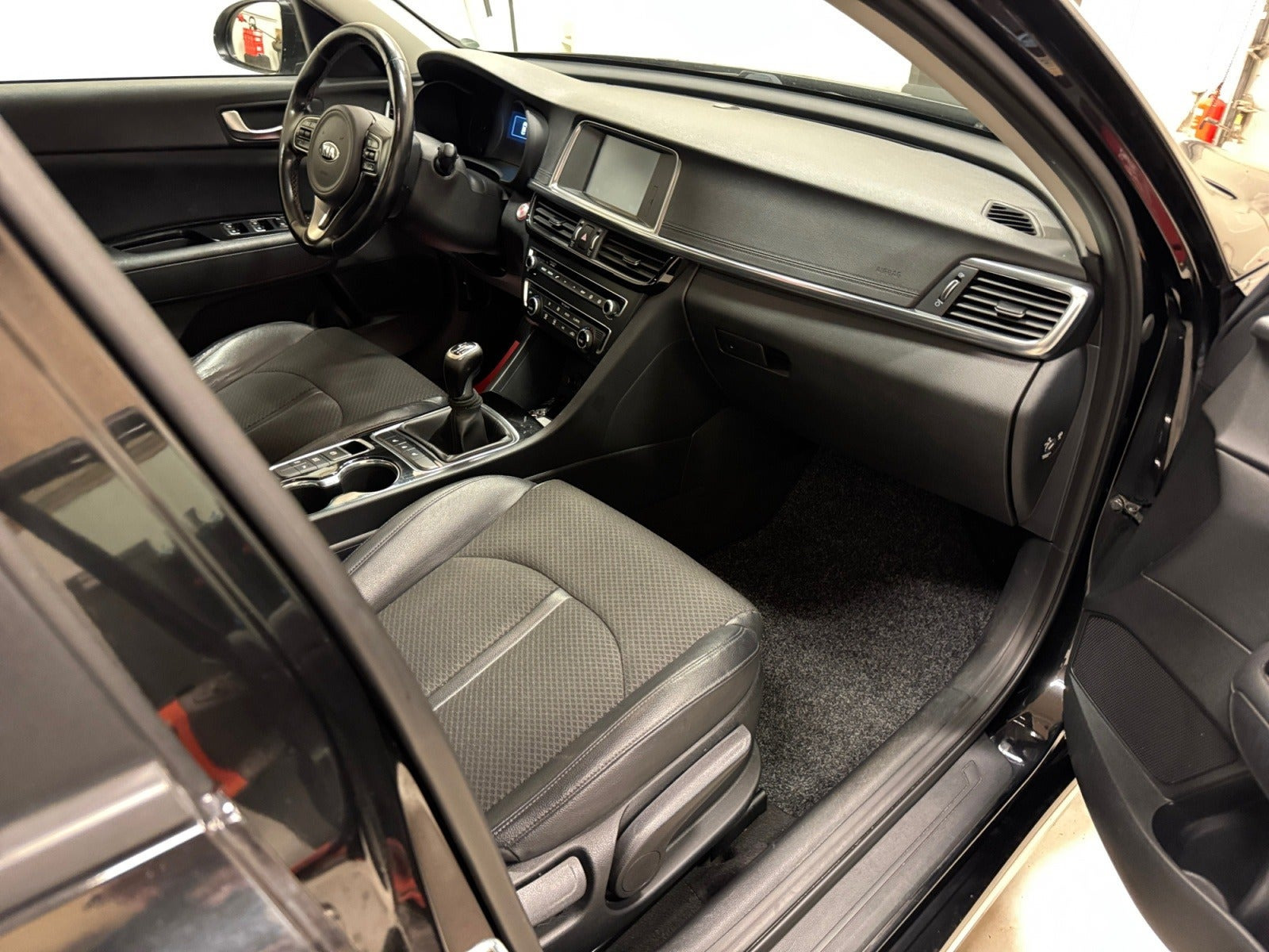 Sort Kia Optima fra 2016