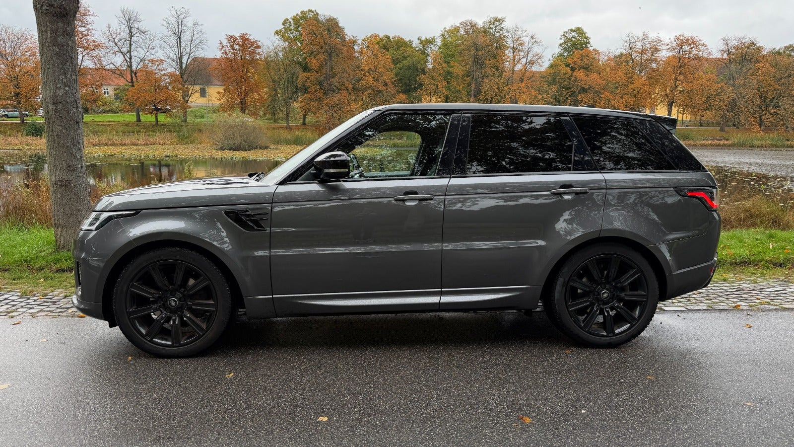 Grøn Land Rover Range Rover sport fra 2018