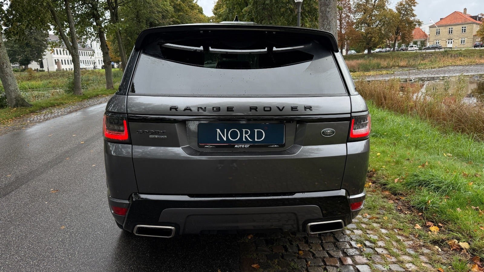 Grøn Land Rover Range Rover sport fra 2018
