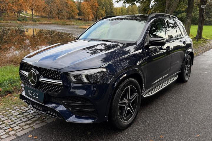 Blå Mercedes GLE350 de fra 2021