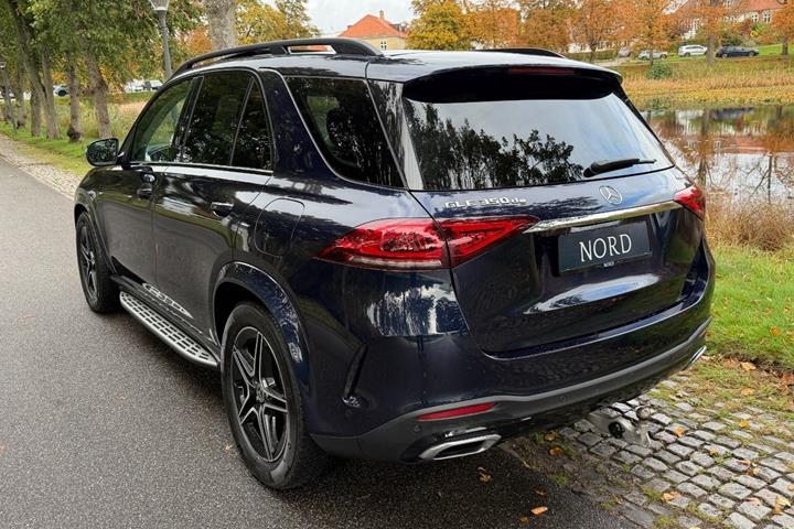 Blå Mercedes GLE350 de fra 2021