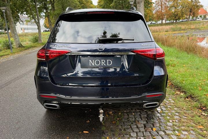 Blå Mercedes GLE350 de fra 2021