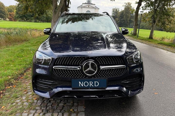 Blå Mercedes GLE350 de fra 2021