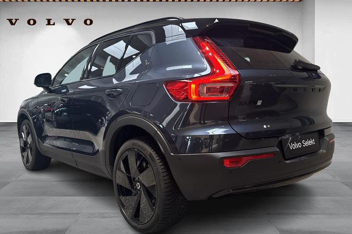 Blå Volvo EX40 fra 2026