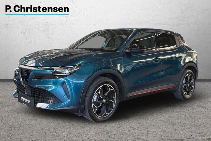 Blå Alfa Romeo Junior fra 2024