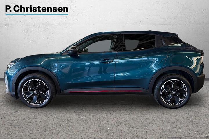 Blå Alfa Romeo Junior fra 2024