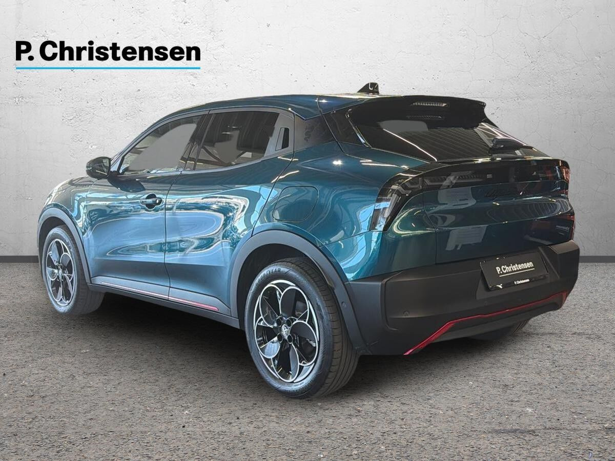 Blå Alfa Romeo Junior fra 2024