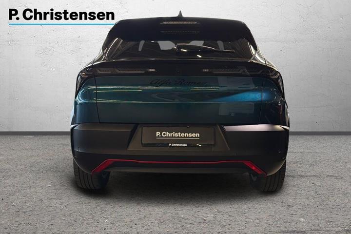 Blå Alfa Romeo Junior fra 2024