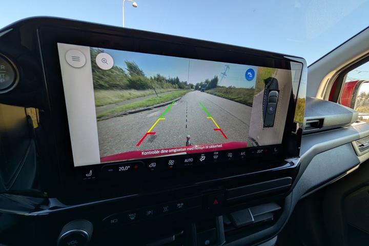 Rød Ford Transit Custom 320 L1 fra 2024