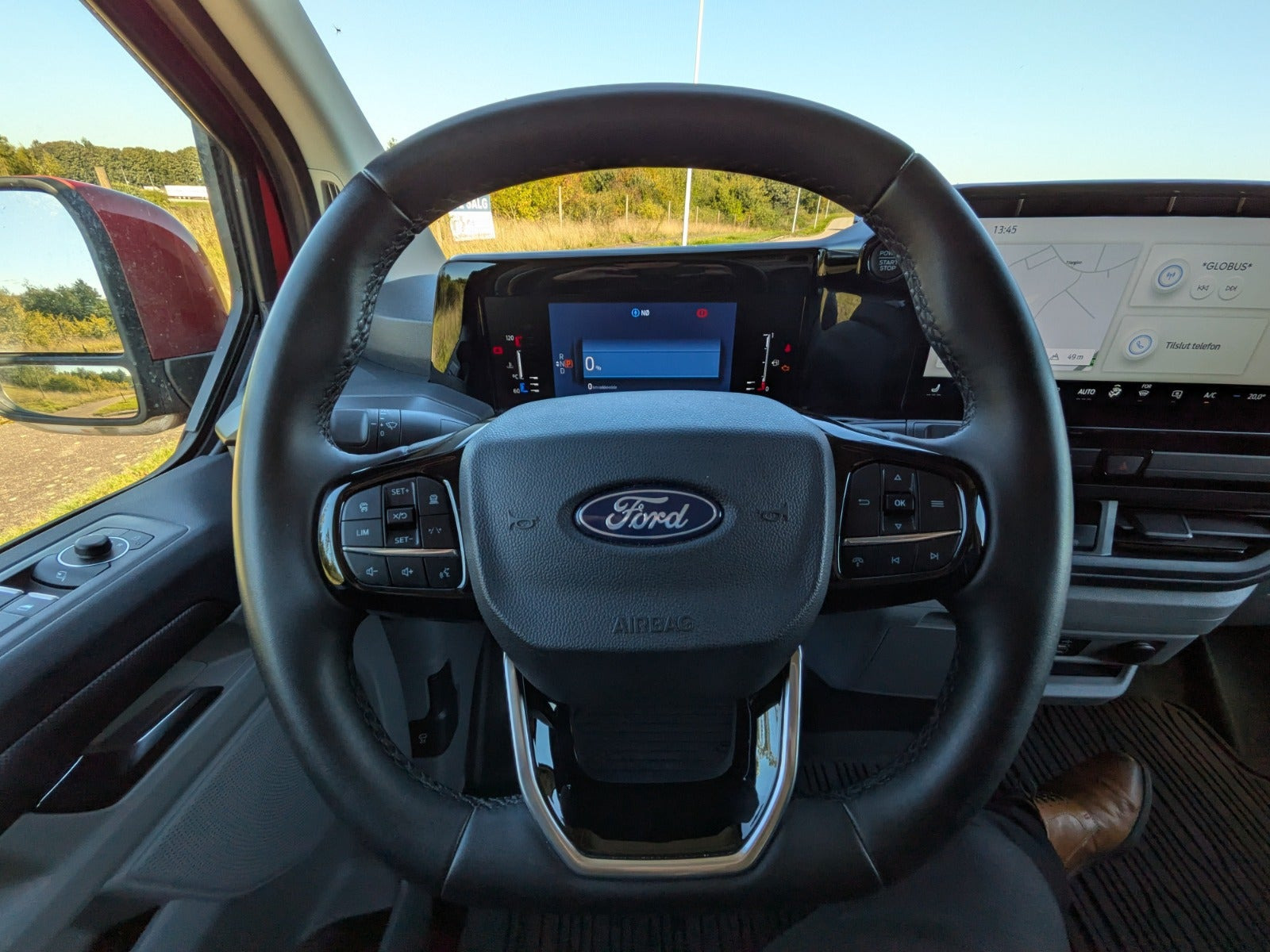 Rød Ford Transit Custom 320 L1 fra 2024