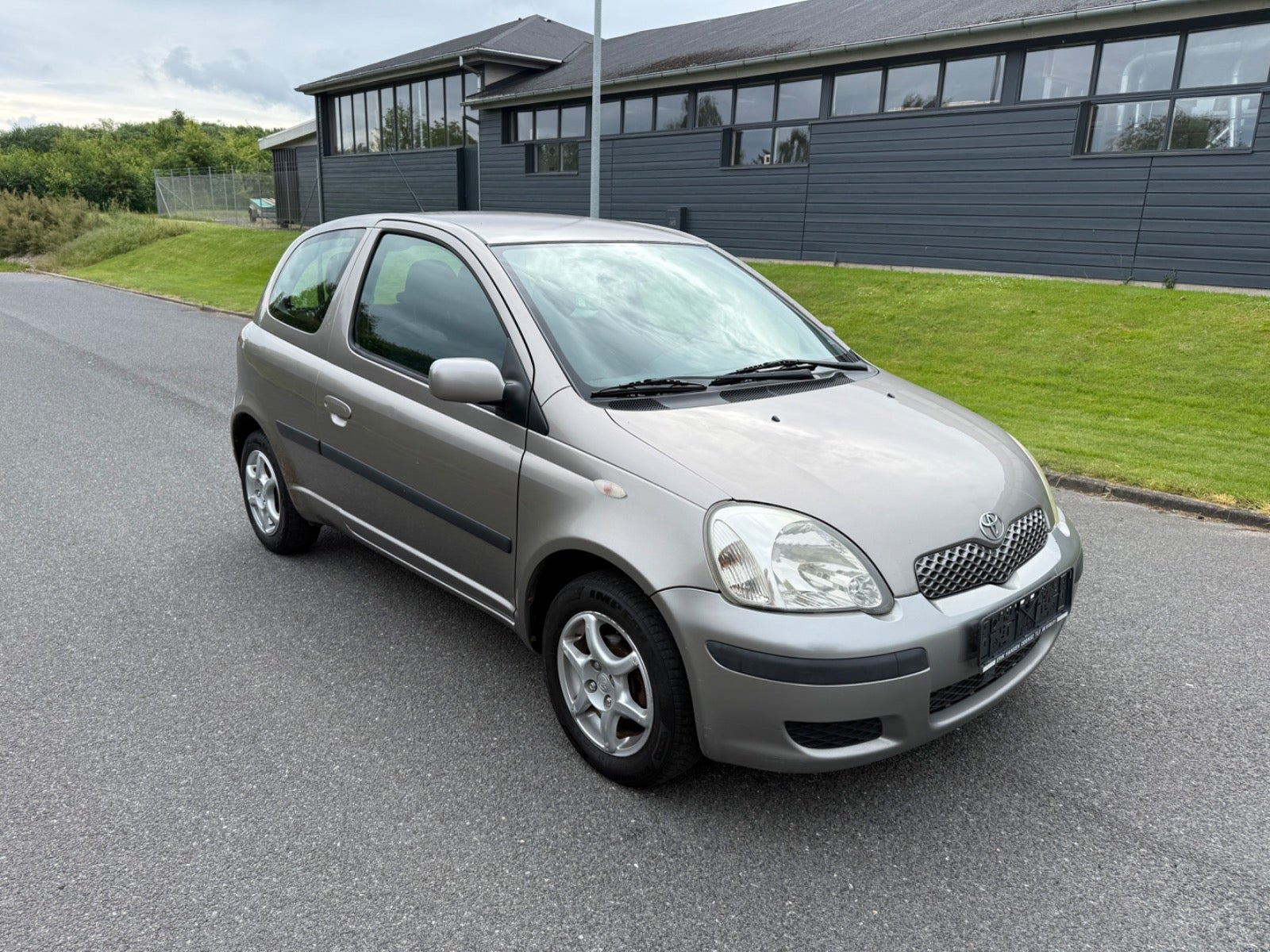 undefined Toyota Yaris fra 2003