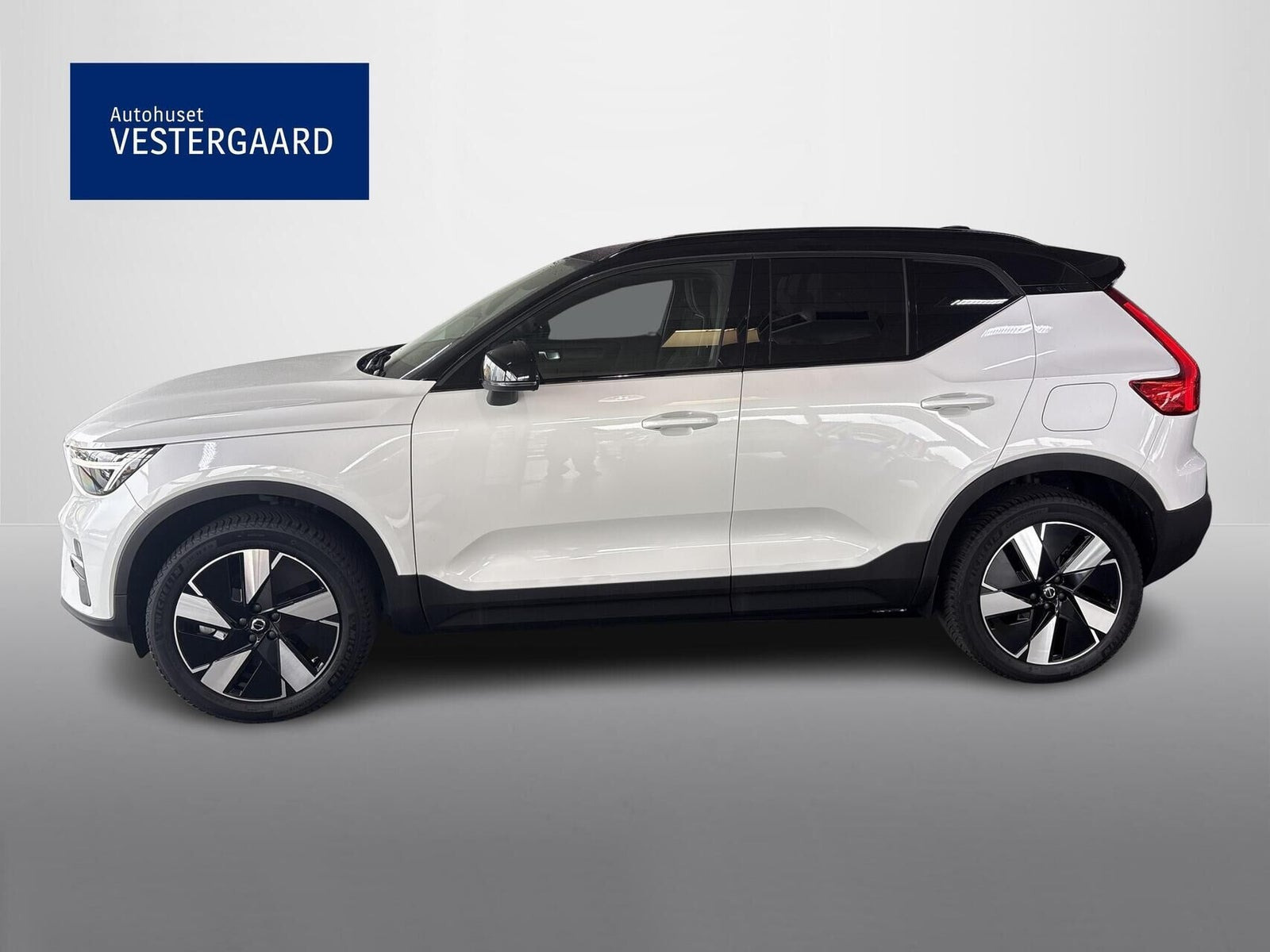 Hvid Volvo XC40 fra 2023
