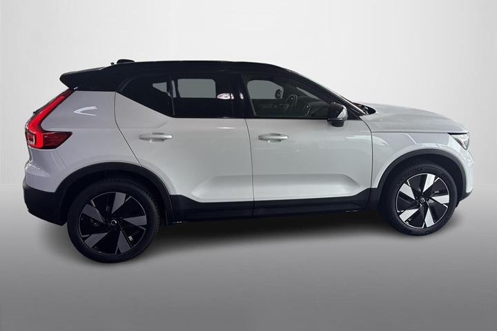 Hvid Volvo XC40 fra 2023
