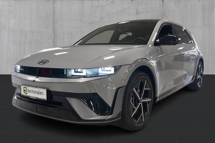Grå Hyundai Ioniq 5 fra 2025
