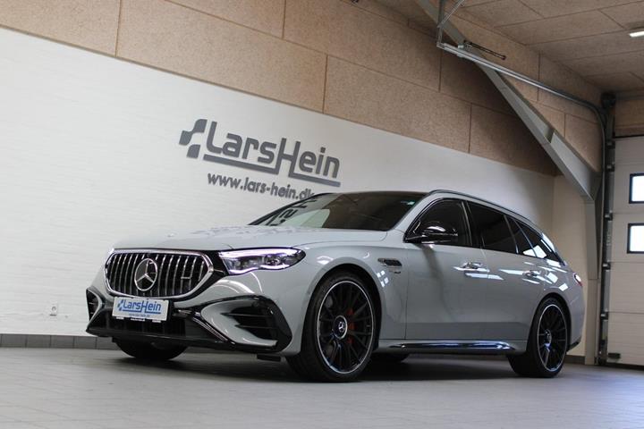 Grå Mercedes E53 fra 2025