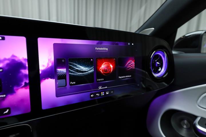 Rød Mercedes CLA200 fra 2026
