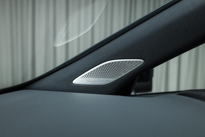Rød Mercedes CLA200 fra 2026