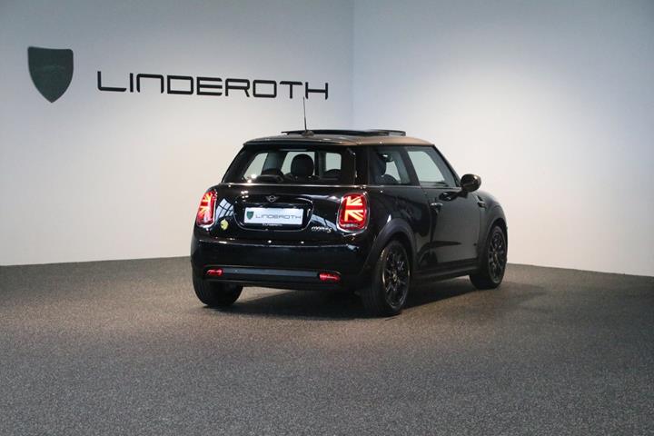 Sort Mini Cooper SE fra 2023