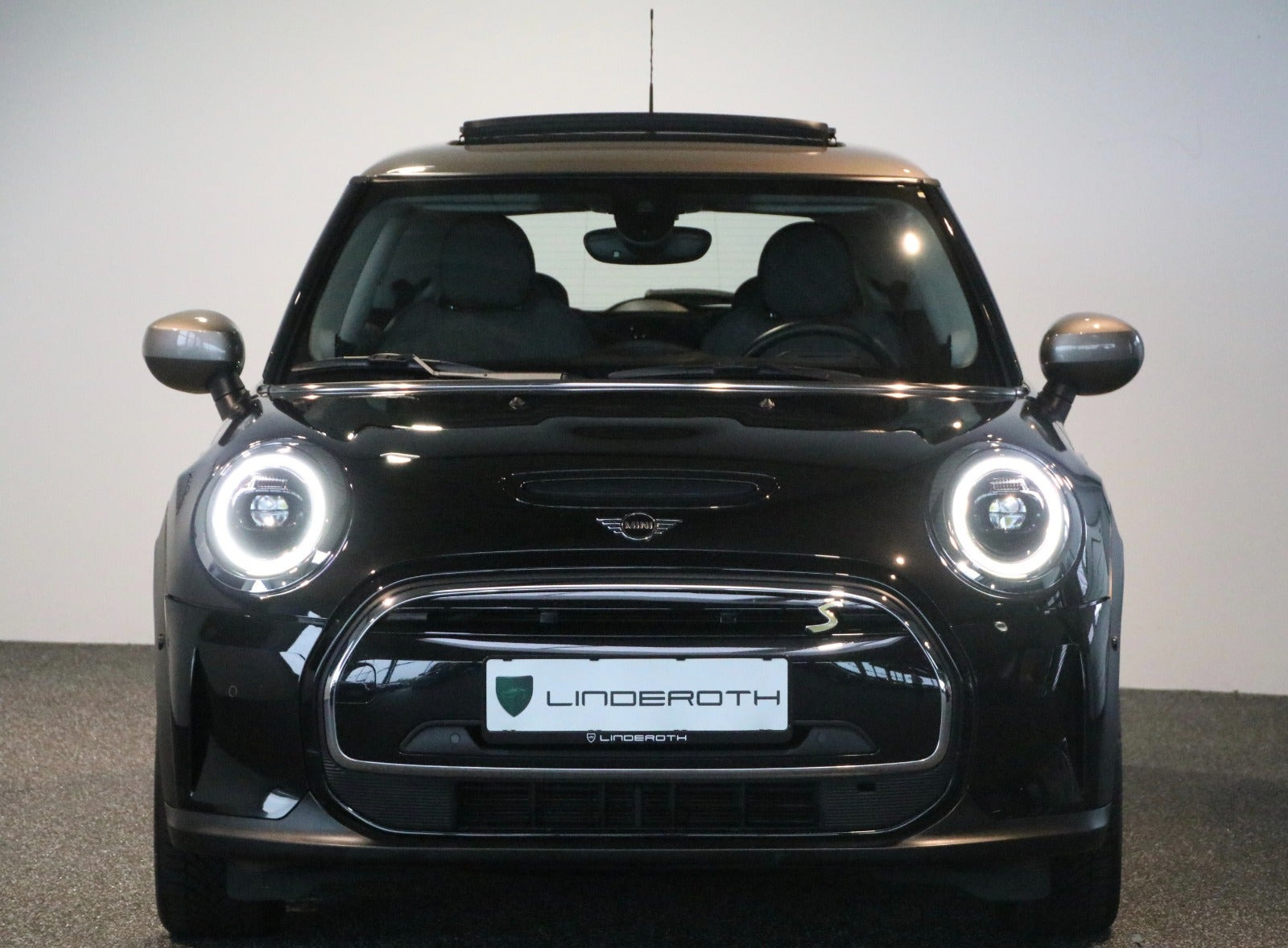 Sort Mini Cooper SE fra 2023