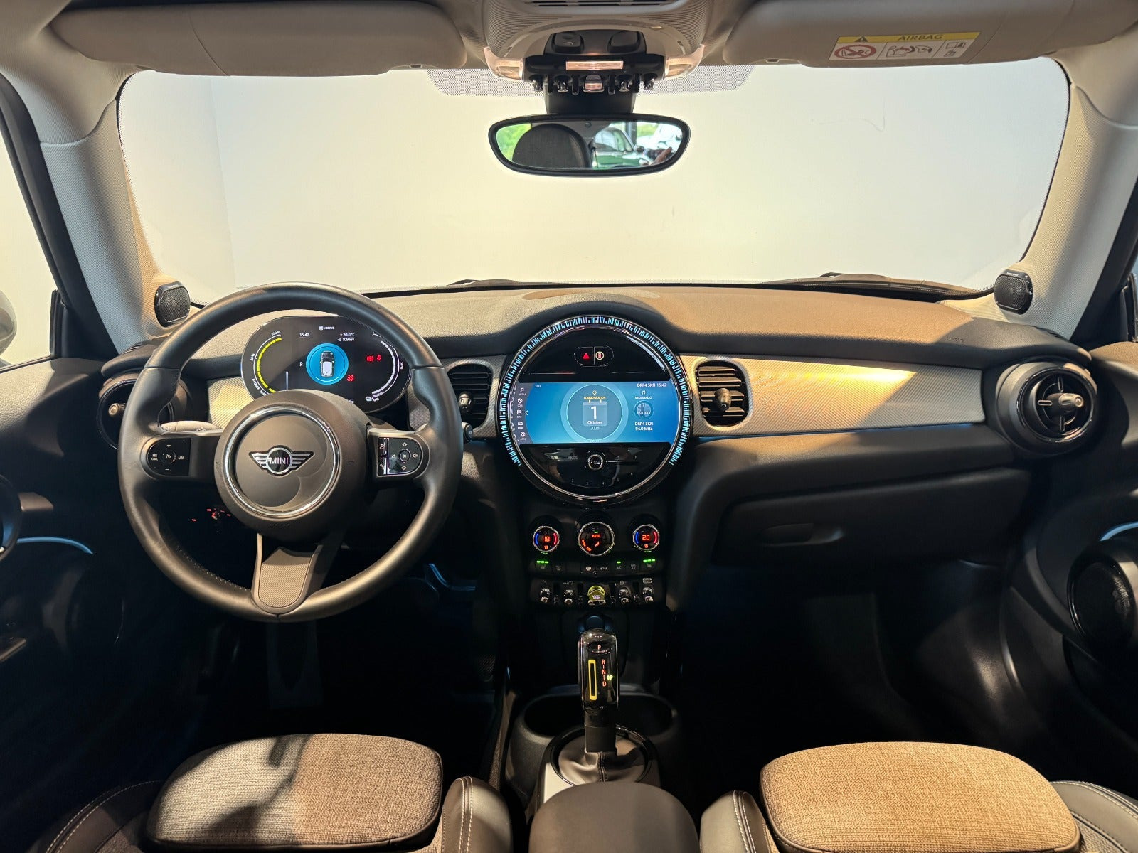 Sort Mini Cooper SE fra 2023