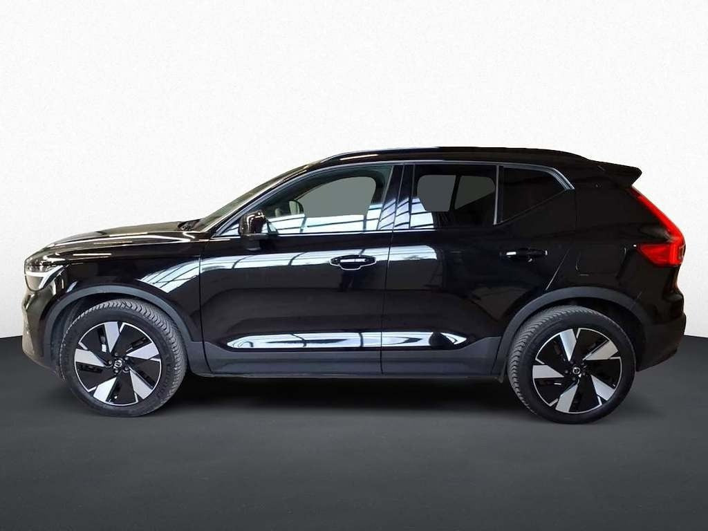 Sort Volvo XC40 fra 2024