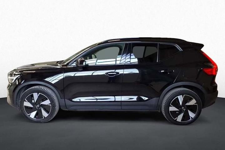 Sort Volvo XC40 fra 2024