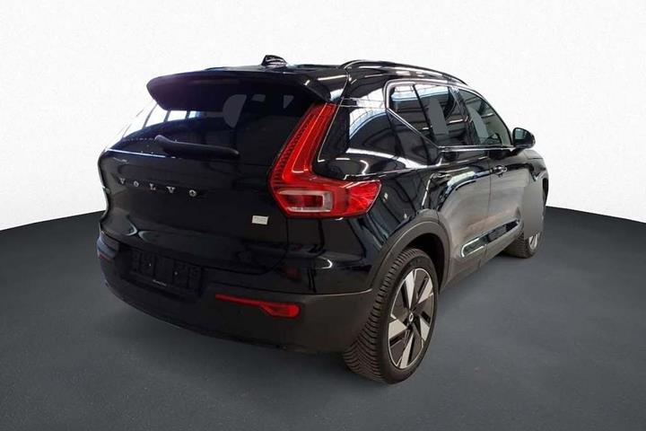 Sort Volvo XC40 fra 2024