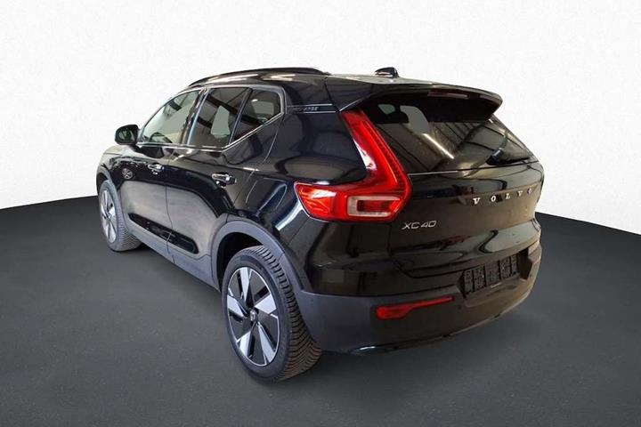 Sort Volvo XC40 fra 2024