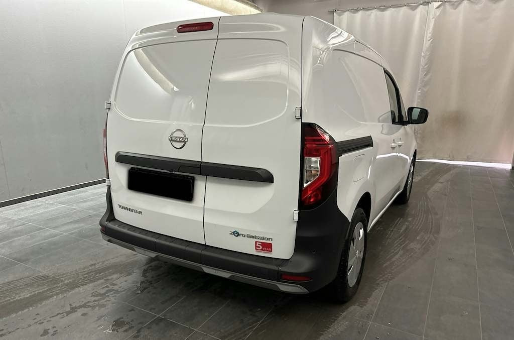 Hvid Nissan Townstar fra 2023