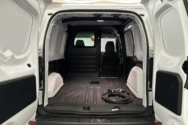 Hvid Nissan Townstar fra 2023