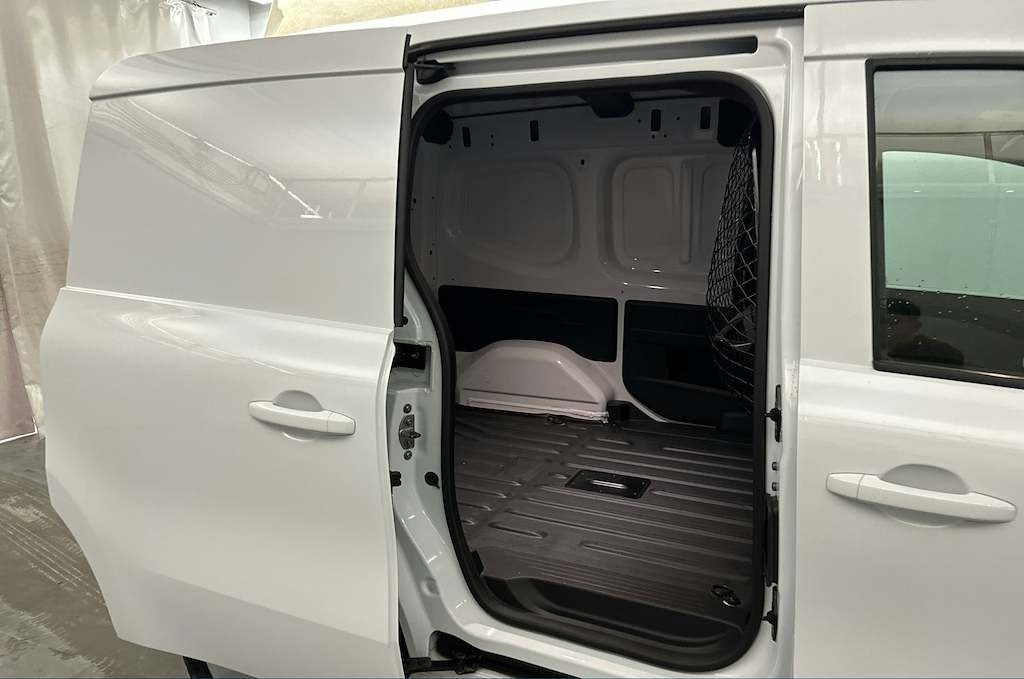 Hvid Nissan Townstar fra 2023
