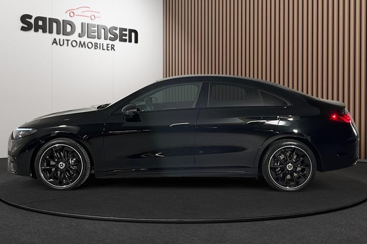 Sort Mercedes CLA250+ fra 2025