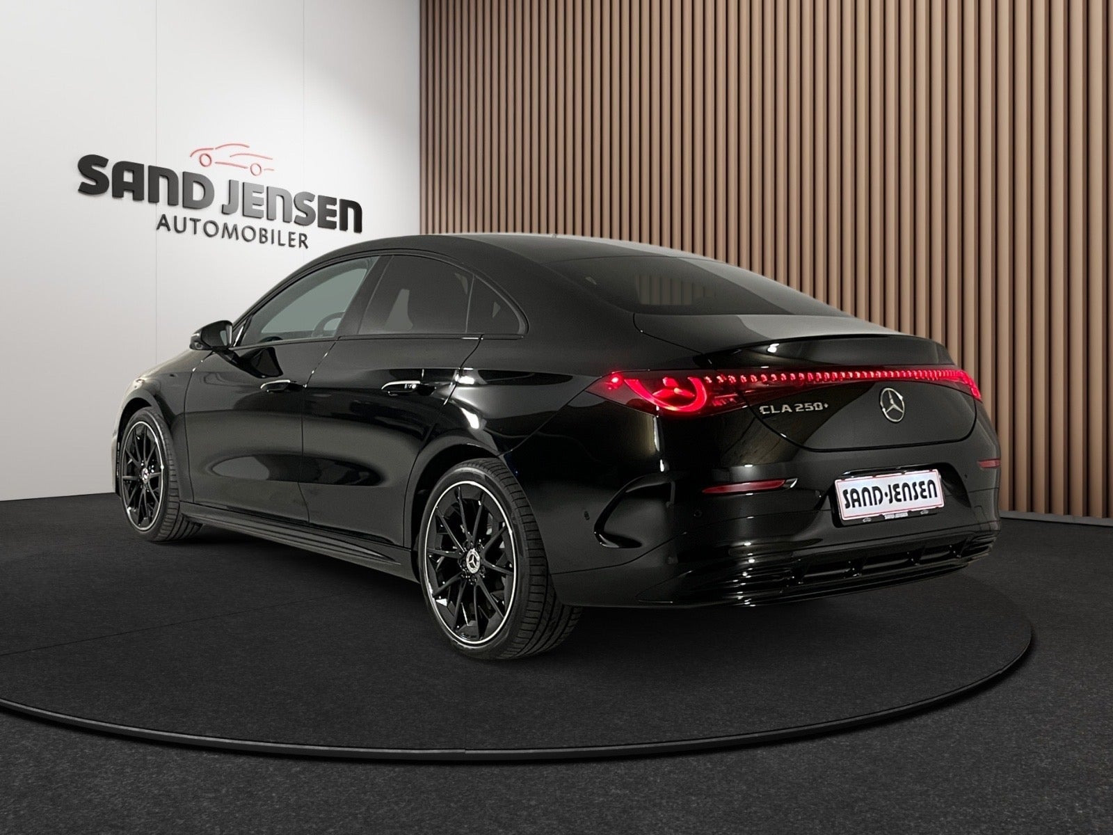 Sort Mercedes CLA250+ fra 2025