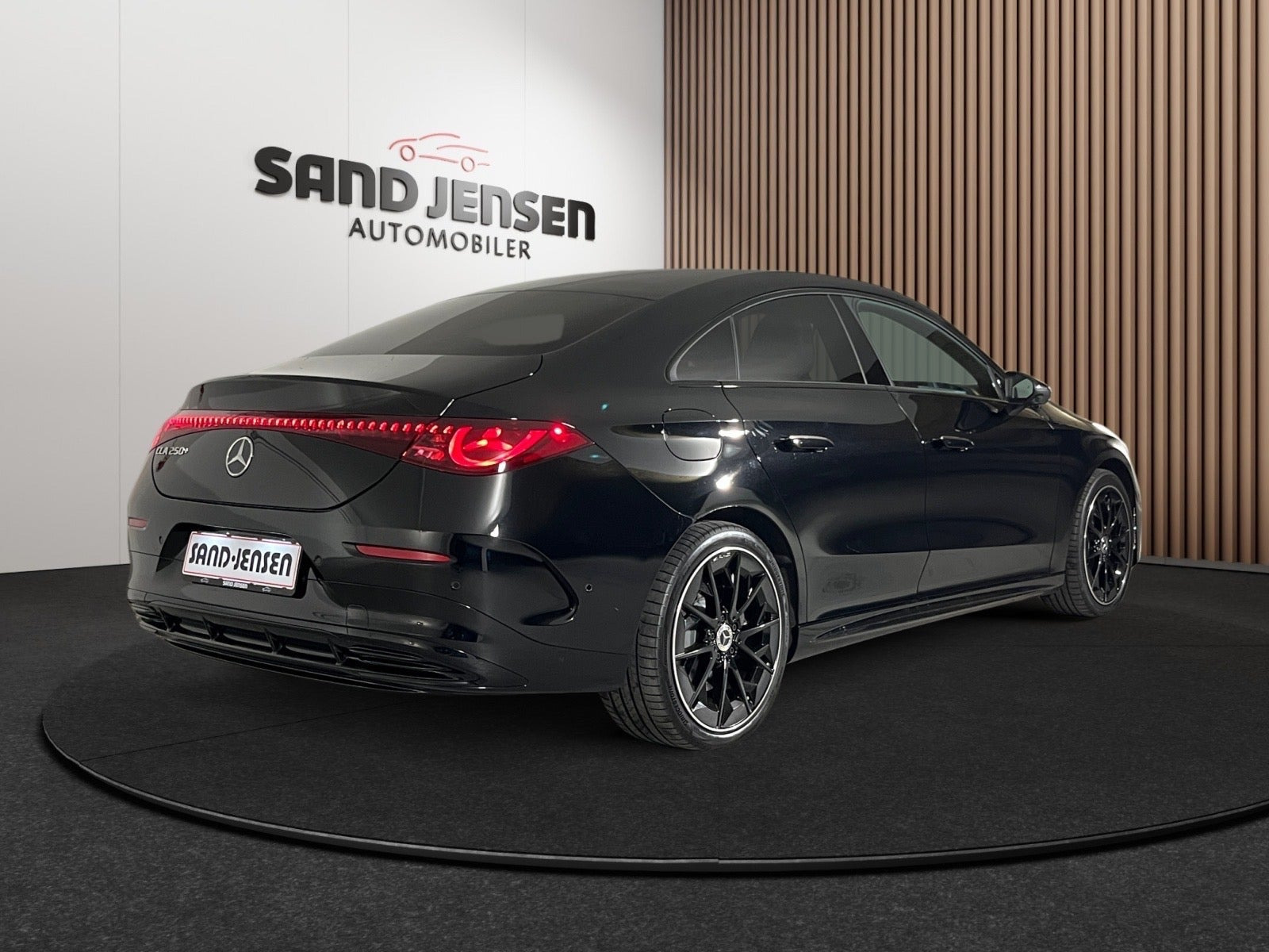 Sort Mercedes CLA250+ fra 2025