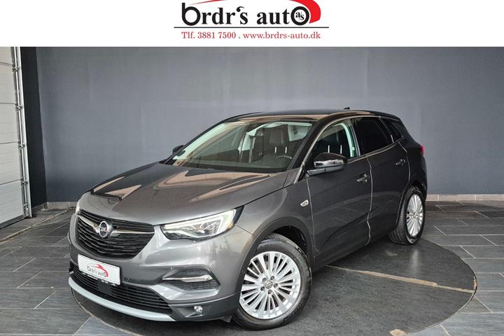 Grå Opel Grandland X fra 2019 set udefra
