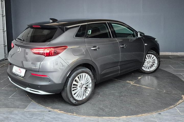 Grå Opel Grandland X fra 2019