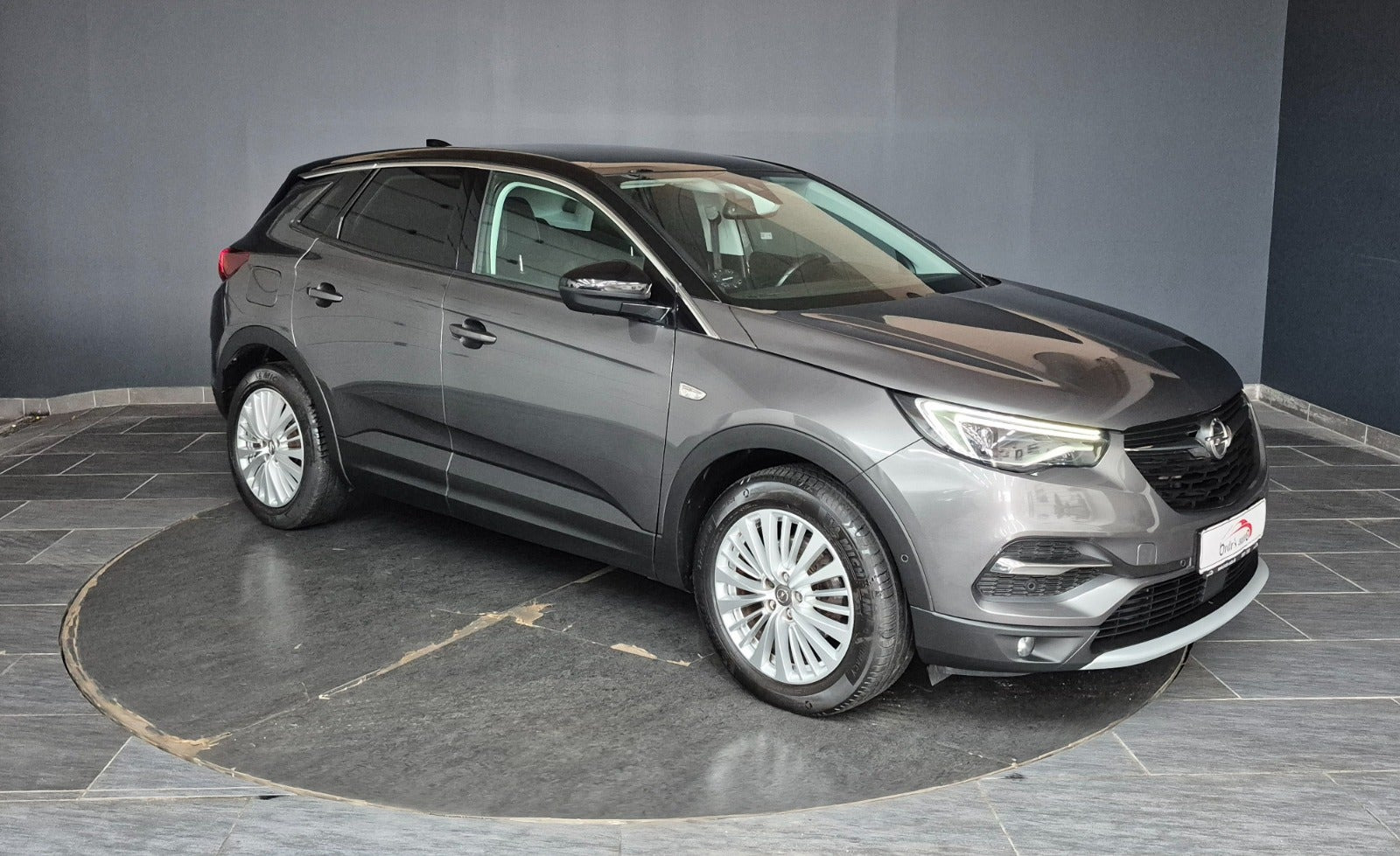 Grå Opel Grandland X fra 2019