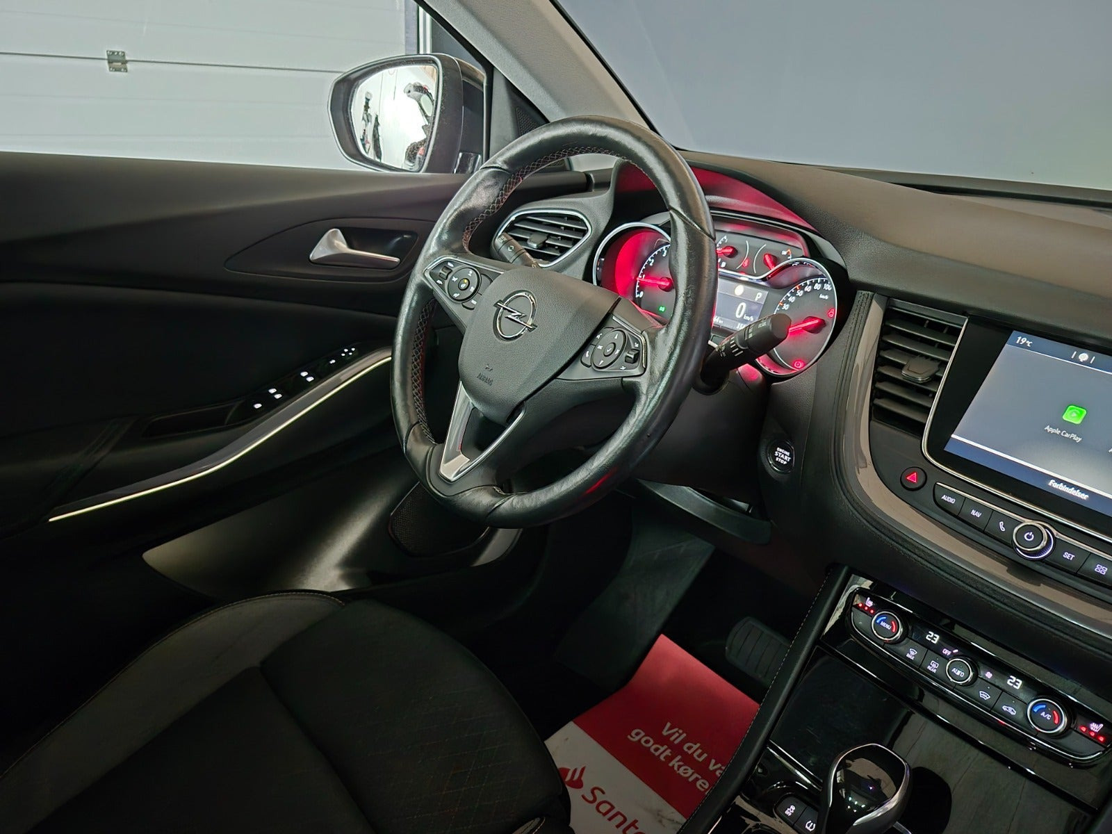 Grå Opel Grandland X fra 2019
