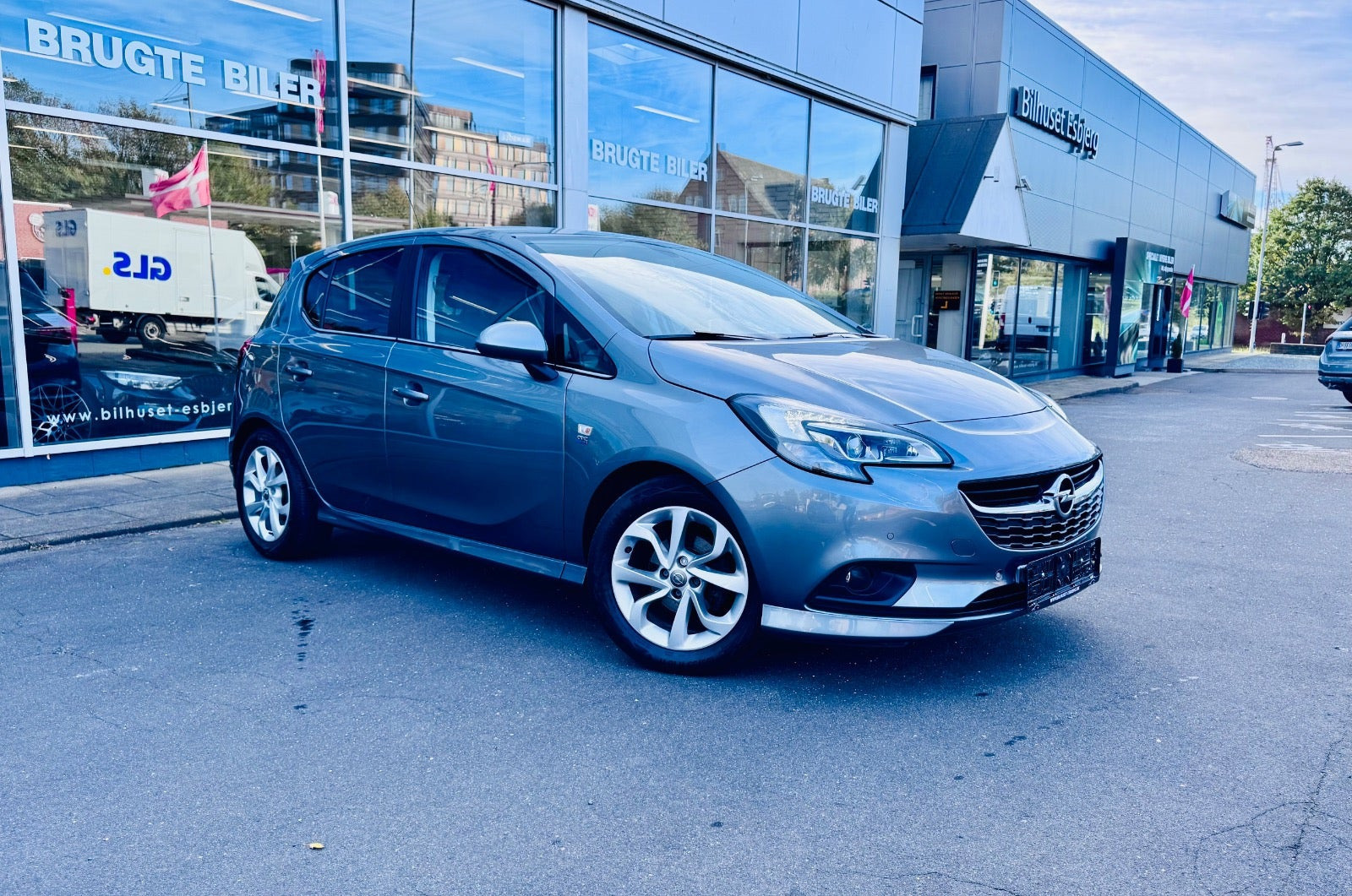 Grå Opel Corsa fra 2019