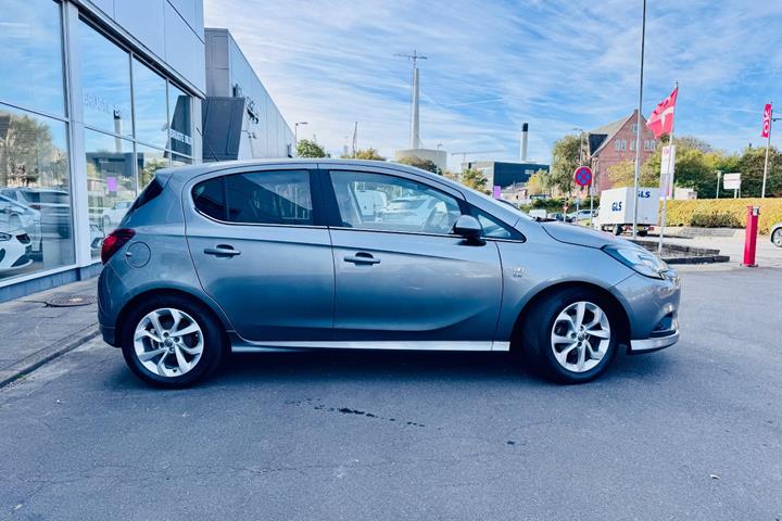 Grå Opel Corsa fra 2019
