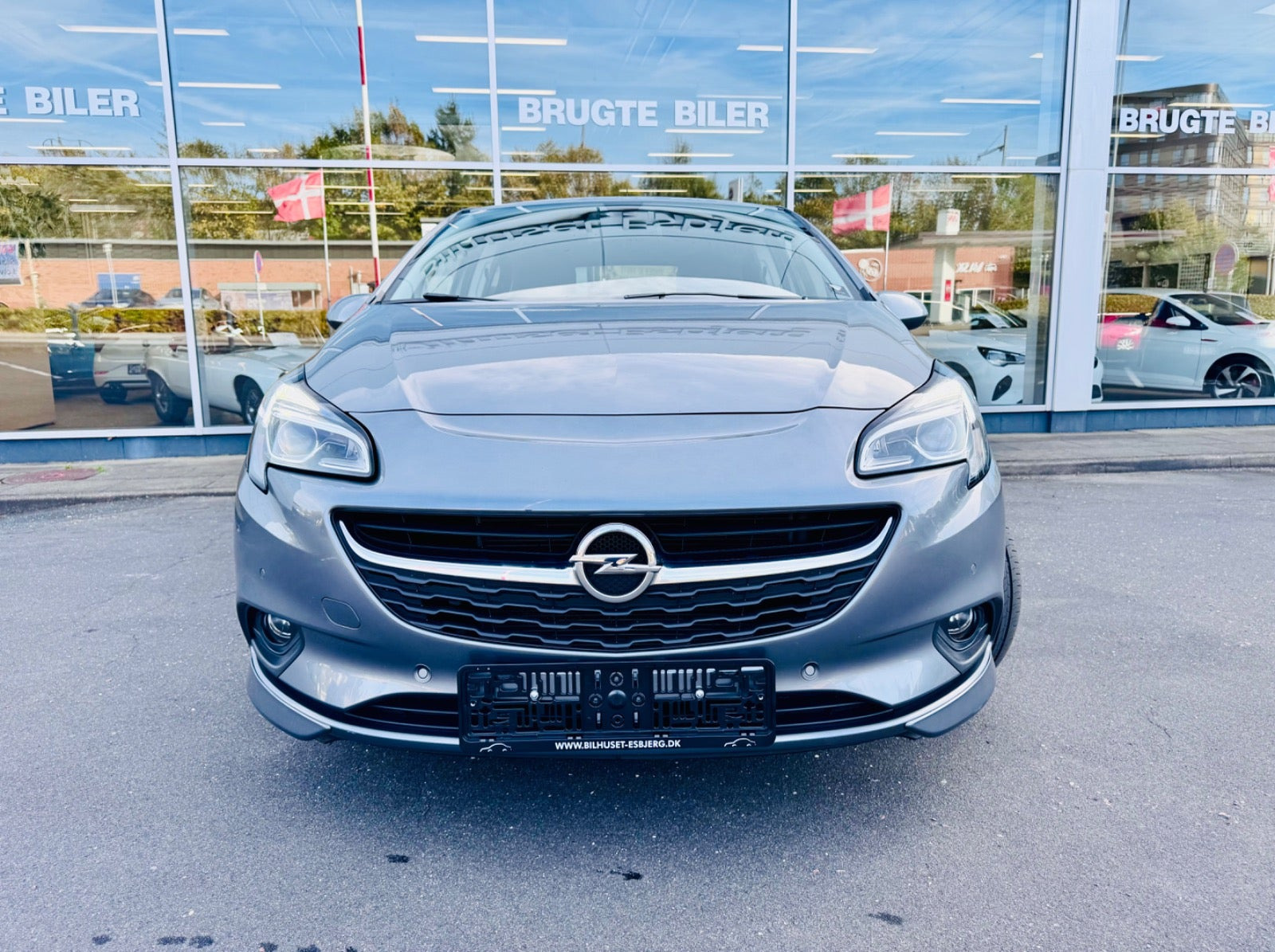Grå Opel Corsa fra 2019