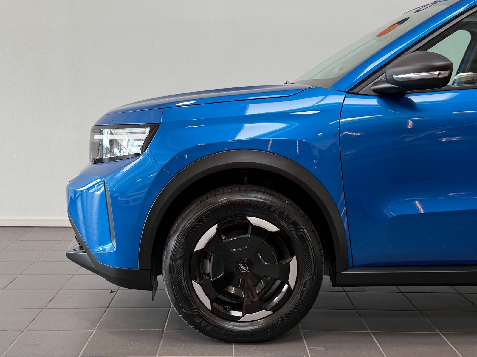 Blå Opel Frontera fra 2025