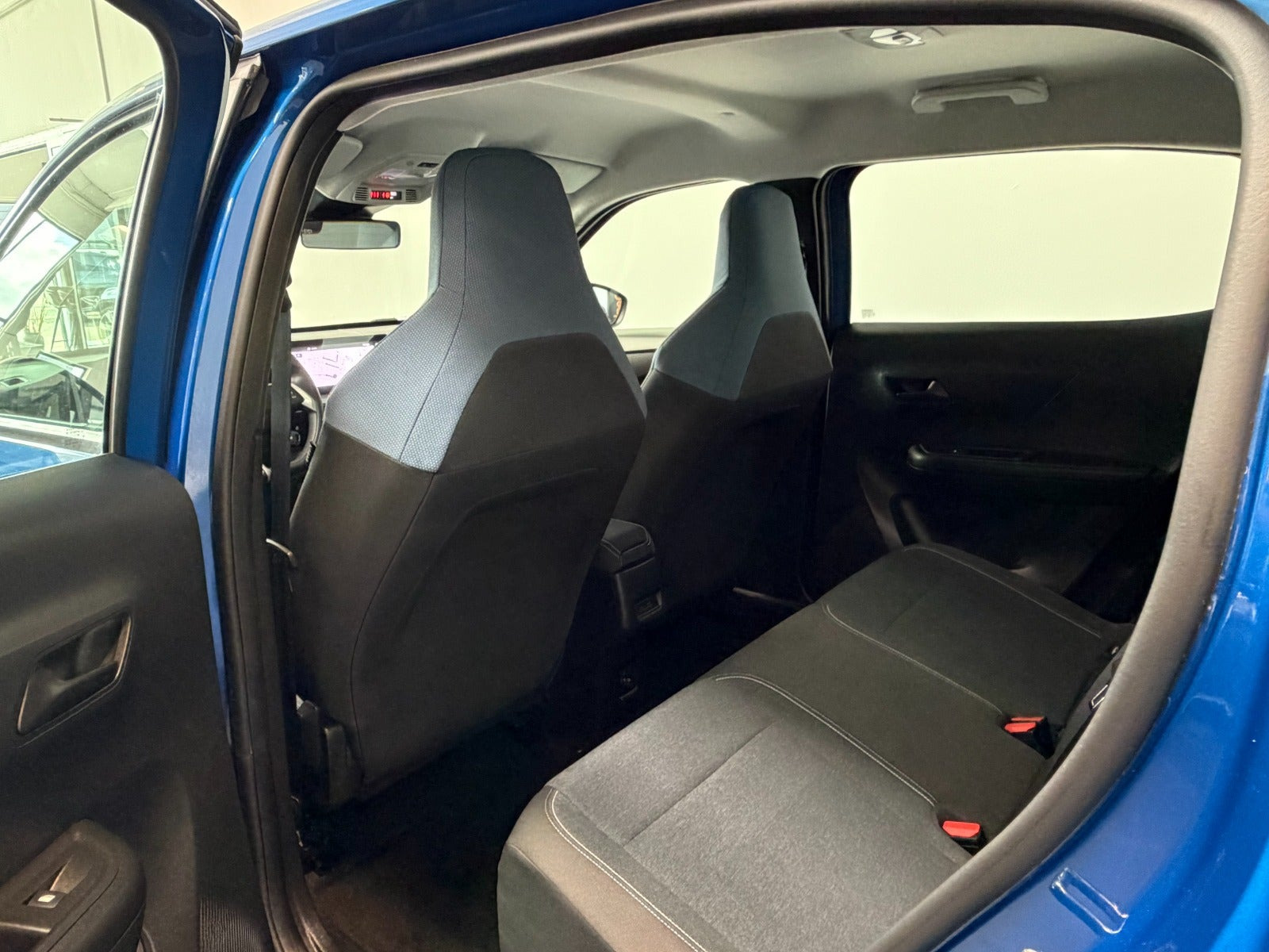 Blå Opel Frontera fra 2025